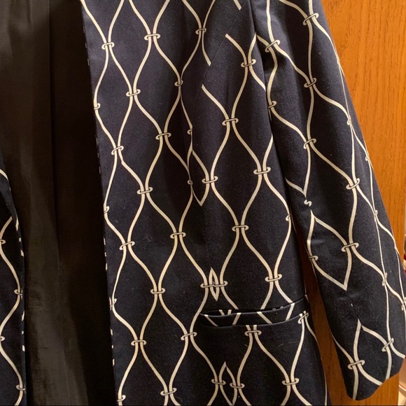 Blazer - Picture 4 of 7